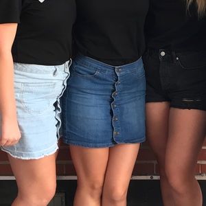 Women’s Front Button Down A-Line Denim Skirt.